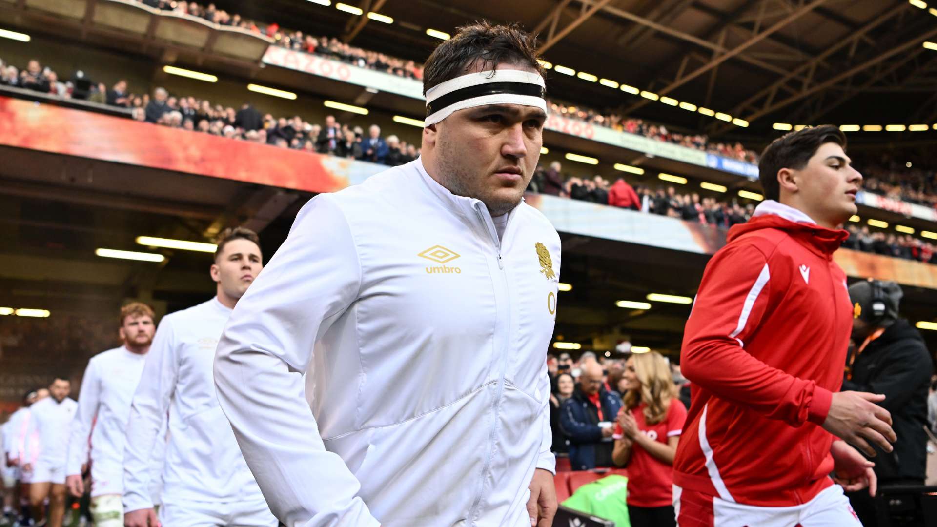 勾勒出她的 勾勒出她的